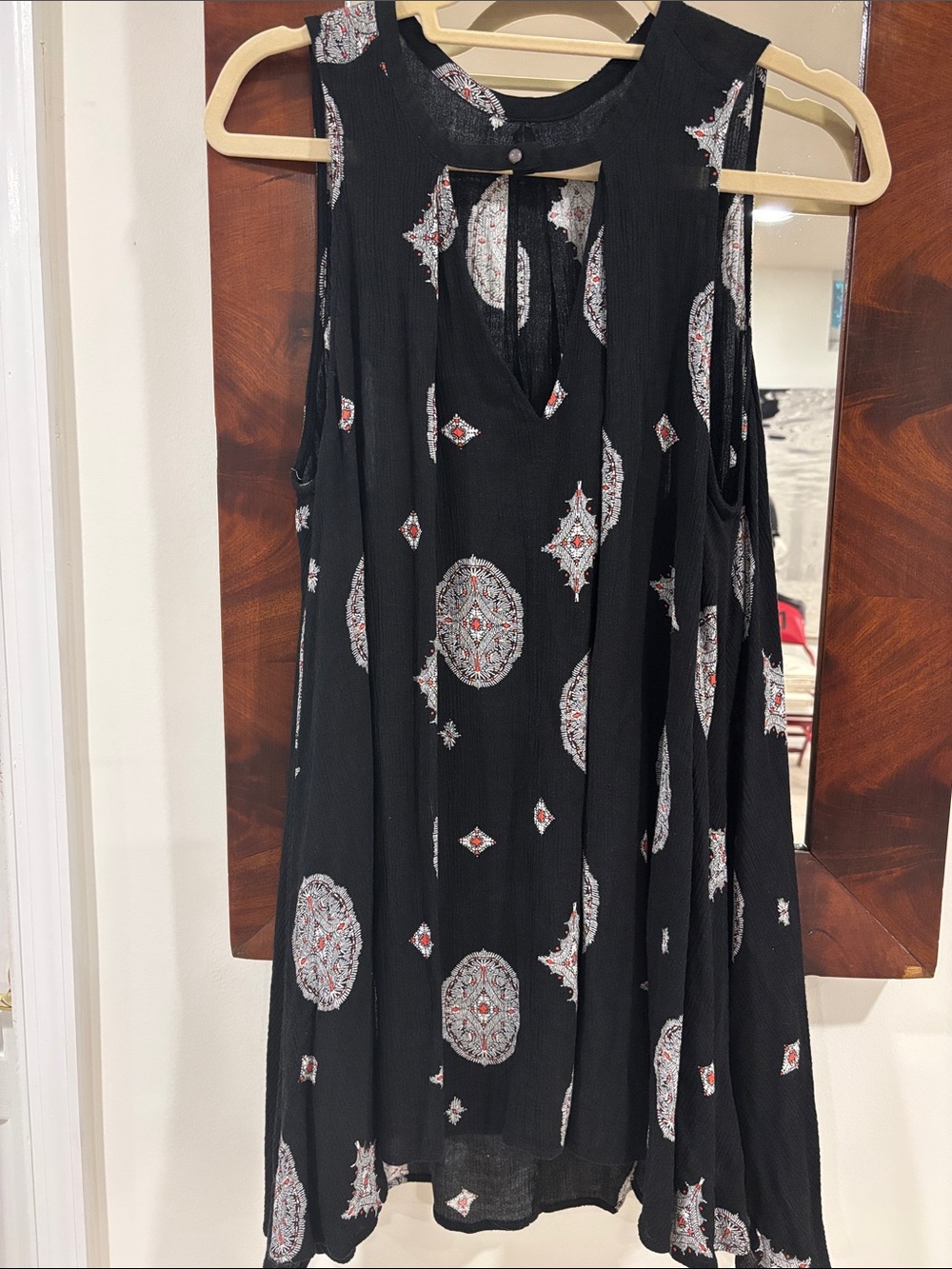 Free People black Tree Swing tunic keyhole front sample size small